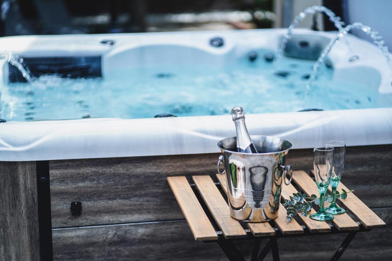 O Rethel Jacuzzi, Gite Ardennes Dış mekan fotoğraf