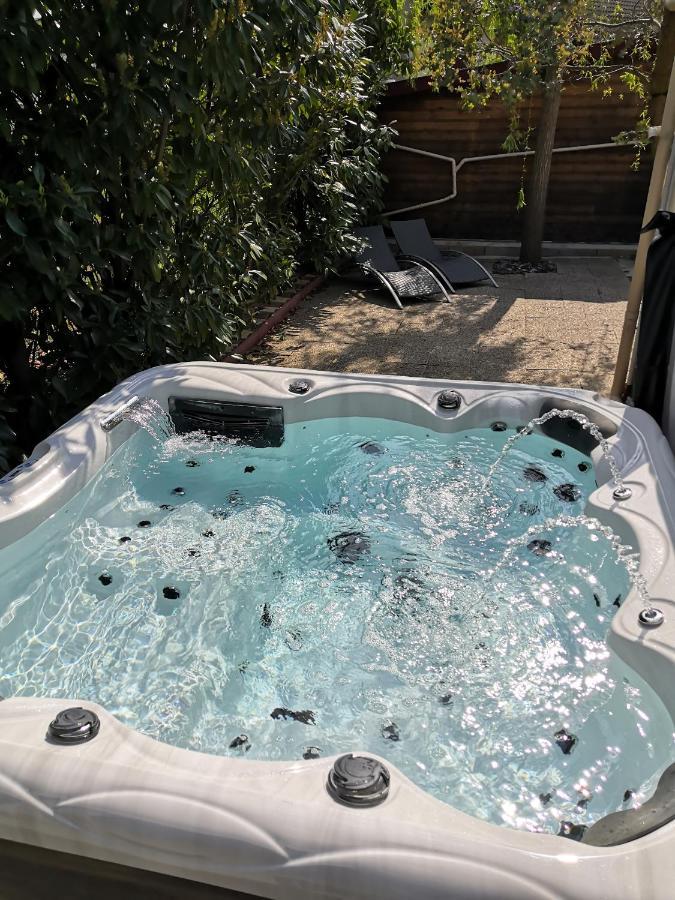 O Rethel Jacuzzi, Gite Ardennes Dış mekan fotoğraf